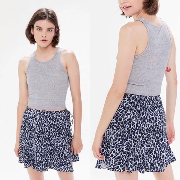 URBAN OUTFITTERS • Gilly Ruffle Wrap Gray Cheetah Mini Skirt - Picture 1 of 7